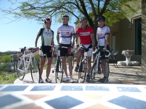 Lynne (ma femme), Philippe Boivin (cycliste au GDPL), moi et Monique Champoux (bénévole GDPL)